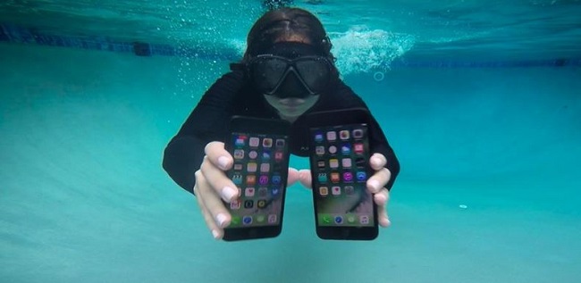 iPhone 7 sống ra sao khi đi lặn ở độ sâu 3 mét? - Ảnh 1.