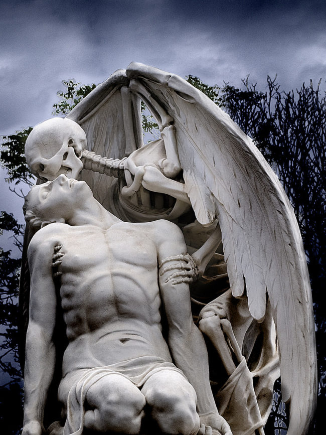 Bắt gặp 15 bức tượng ma quái trong nghĩa địa, bạn sẽ chết vì thót tim trước tiên - Ảnh 8.