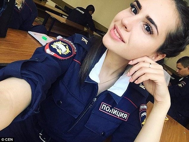 Chùm ảnh: Những nữ cảnh sát xinh đẹp nhất nước Nga - Ảnh 3.