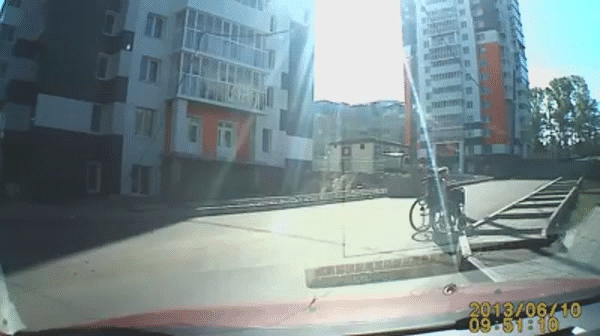 Video khiến nhiều người rưng rưng cảm động v&igrave; t&igrave;nh người vẫn ở quanh ta - Ảnh 4.