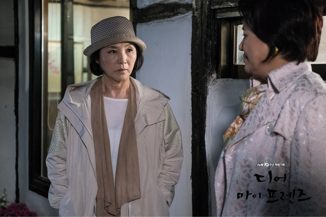 &ldquo;Dear My Friends&rdquo;: Hội qu&yacute; b&agrave; k&eacute;o đến nh&agrave; trai đẹp Daniel Henney đ&ograve;i chụp... di ảnh - Ảnh 39.