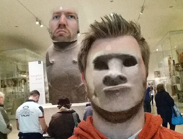 Ho&aacute;n đổi khu&ocirc;n mặt với người kh&aacute;c xưa rồi, thanh ni&ecirc;n n&agrave;y c&ograve;n h&oacute;a th&agrave;nh... danh nh&acirc;n cổ đại - Ảnh 5.