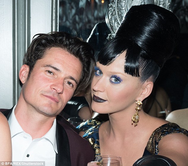 Katy Perry mất niềm tin v&agrave;o t&igrave;nh y&ecirc;u sau loạt ảnh t&igrave;nh tứ của Orlando v&agrave; Selena? - Ảnh 3.