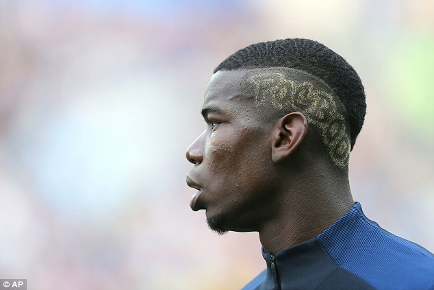 Pogba lại khiến fan ngã ngửa với kiểu đầu cực chất chơi - Ảnh 3.