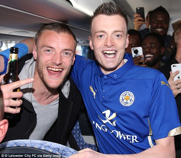 Lo hình ảnh bị tổn hại, Jamie Vardy chặn em sinh đôi trên MXH - Ảnh 3.