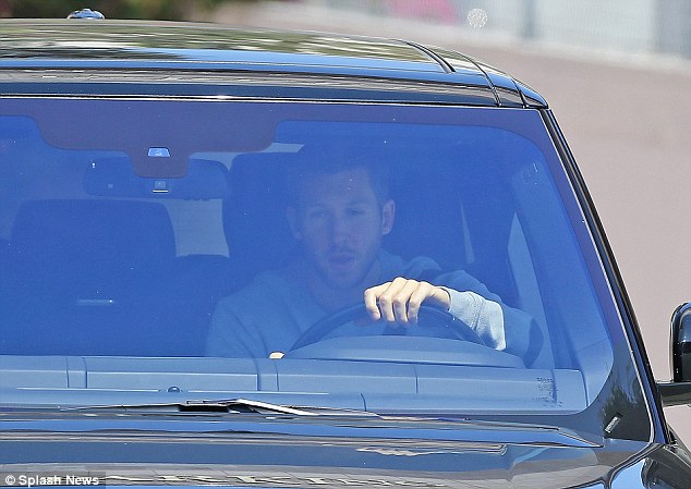 Calvin Harris lần đầu xuất hiện sau chia tay v&agrave; đang tạm ngừng hẹn h&ograve; - Ảnh 4.