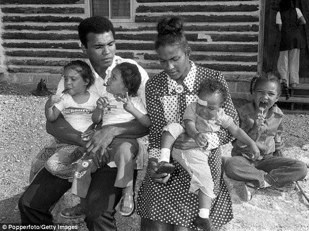 Con trai độc của Muhammad Ali: Tôi có nhiều thứ phải quan tâm hơn là bố tôi - Ảnh 3.