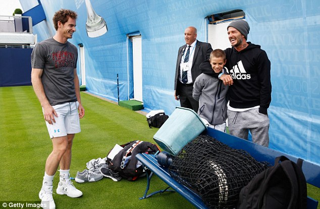 Beckham đưa con trai Romeo tới tầm sư Andy Murray - Ảnh 1.