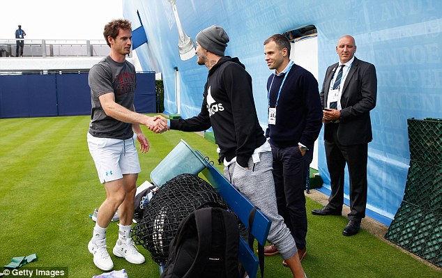 Beckham đưa con trai Romeo tới tầm sư Andy Murray - Ảnh 2.