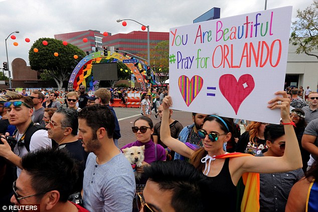 Sau vụ xả súng kinh hoàng, làn sóng biểu tình của cộng đồng LGBT lan rộng trên toàn nước Mỹ - Ảnh 11.