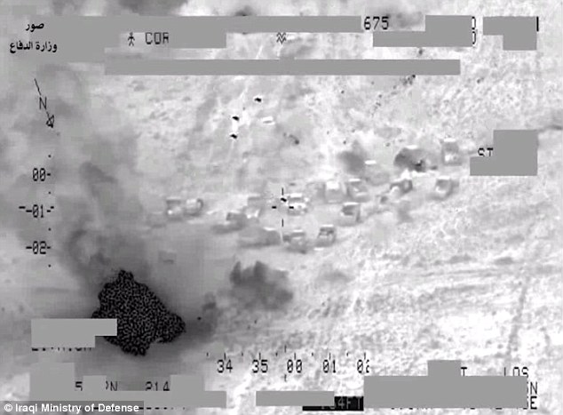 Khoảnh khắc Mỹ không kích tiêu diệt 250 tay súng IS - Ảnh 3.