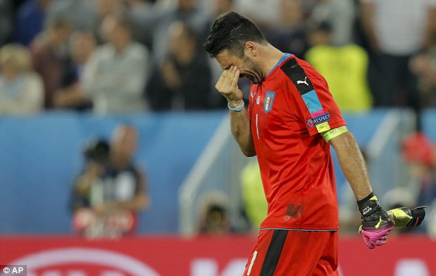 Buffon chia tay Euro 2016 bằng những giọt nước mắt - Ảnh 9.