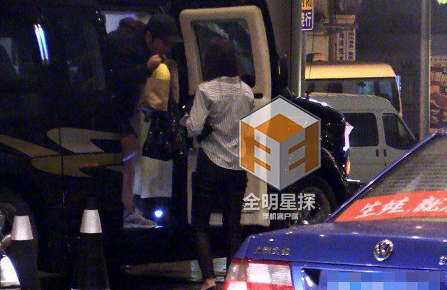 Hai chị em Jessica - Krystal tung tẩy hẹn hò, Tyler Kwon làm trợ lý chụp hình - Ảnh 2.