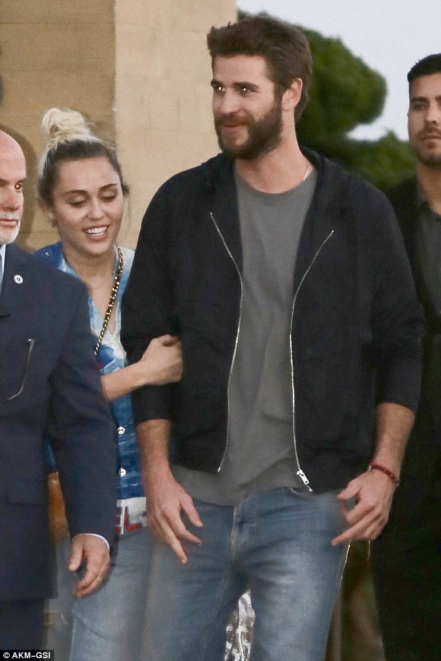 Giản dị và không ồn ào, Miley và Liam vẫn hạnh phúc đến đáng ghen tị! - Ảnh 4.