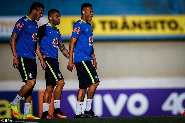 H&igrave;nh xăm đặc biệt của Neymar bị đồng đội nh&aacute;i lại - Ảnh 5.