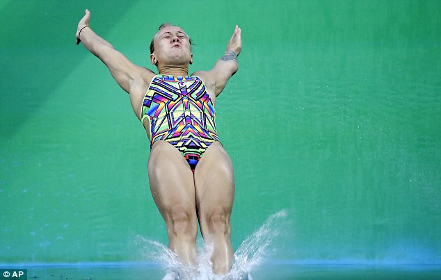 Màn nhảy cầu thảm họa được chấm 0 điểm của nữ VĐV người Nga ở Olympic - Ảnh 4.
