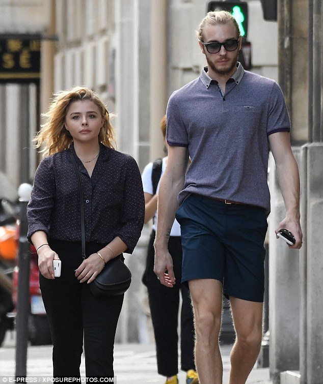 Đ&acirc;y l&agrave; l&yacute; do v&igrave; sao Brooklyn Beckham v&agrave; Chloe Moretz chia tay - Ảnh 2.