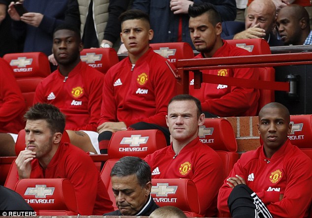Mourinho lý giải quyết định cho Rooney ngồi dự bị - Ảnh 2.