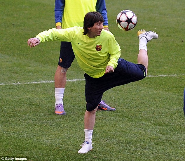 Messi xóa hết hình xăm cũ ở chân, thay bằng hình mới cực độc - Ảnh 8.