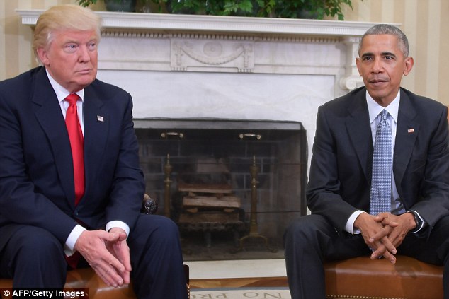 Dáng ngồi ở Nhà Trắng nói lên điều gì về Tổng thống Obama và Trump? - Ảnh 2.