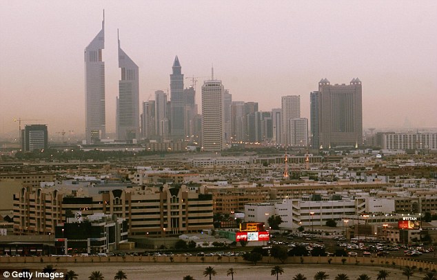 Nữ du khách Anh bị cưỡng hiếp ở Dubai, đi trình báo thì bị bắt vì tội... quan hệ bừa bãi - Ảnh 1.
