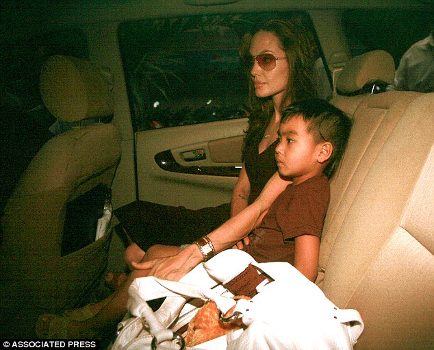 Angelina Jolie đã yêu mến Pax Thiên và trở thành người mẹ mới của cậu bé như thế nào? - Ảnh 6.