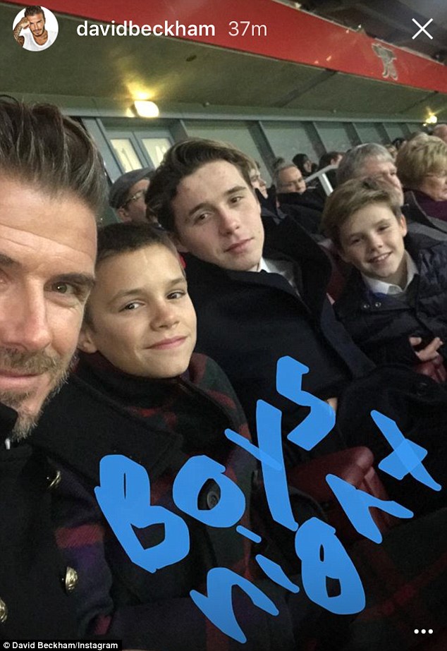 Beckham và quý tử - hai người đàn ông đẹp trai nhất trong gia đình. Với những hình ảnh đầy cảm xúc và tình cảm của họ, bạn sẽ không thể rời mắt khỏi những bức ảnh trong hình ảnh liên quan. Hãy cùng đón xem và cảm nhận.