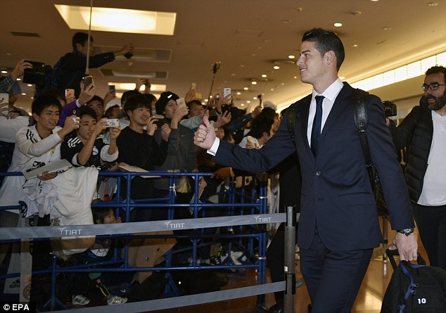 Dàn trai đẹp của Real Madrid đổ bộ Nhật Bản, Ronaldo bỏ Gala Quả bóng vàng - Ảnh 2.