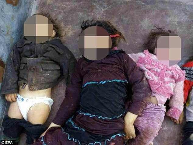 Xót xa những thi thể trẻ nhỏ xếp hàng la liệt sau vụ tấn công ở Syria - Ảnh 2.