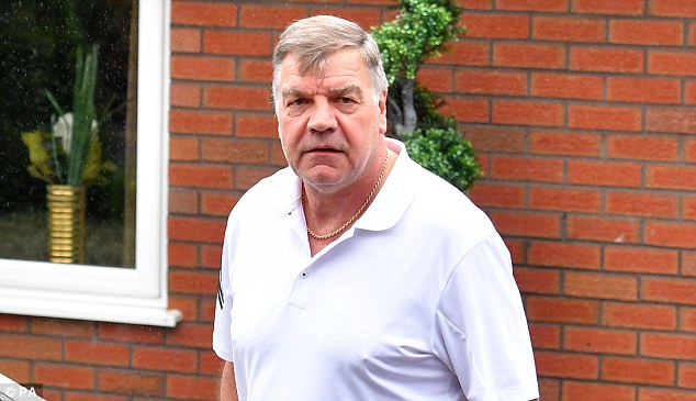 Huấn luyện vi&ecirc;n thứ 2 bị sa thải ở Premier League - Ảnh 3.