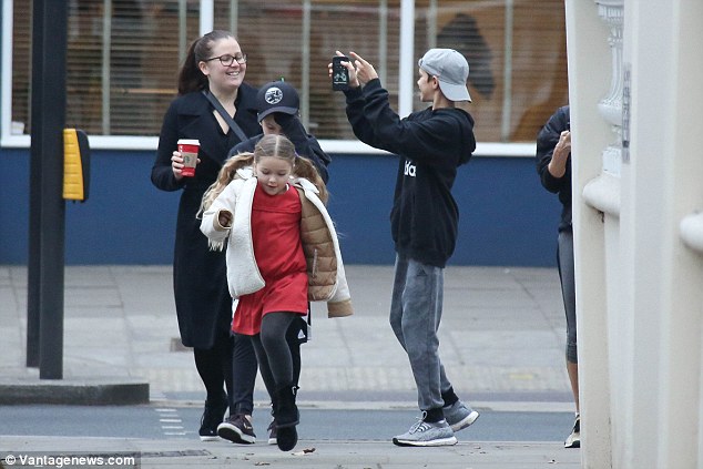 Mới 5 tuổi đ&atilde; cao vượt trội, Harper Beckham được cho l&agrave; c&oacute; tương lai l&agrave;m người mẫu - Ảnh 5.