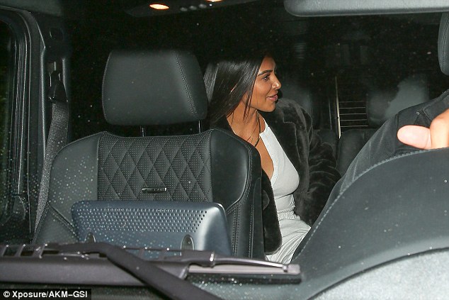 Bị đồn sắp ly dị, cặp đôi thị phi Kim và Kanye liền công khai hẹn hò hạnh phúc - Ảnh 3.