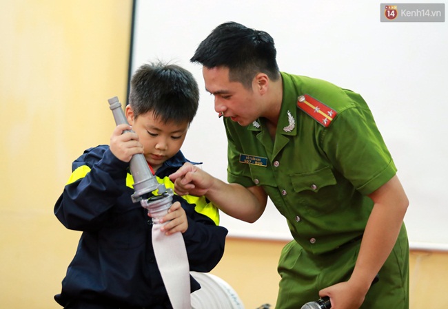 Cận cảnh hai lớp học kỹ năng thú vị cho trẻ em Hà Nội trong mùa hè - Ảnh 8.