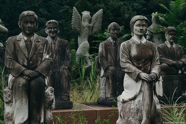 Nỗi ám ảnh từ những bức tượng biết đi tại công viên ma Nhật Bản - Ảnh 3.