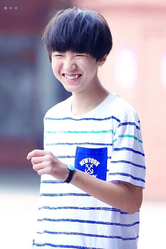 Vương Tuấn Khải (TFBoys): Từ cậu nhóc loắt choắt đến nam thần 17 tuổi - Ảnh 8.