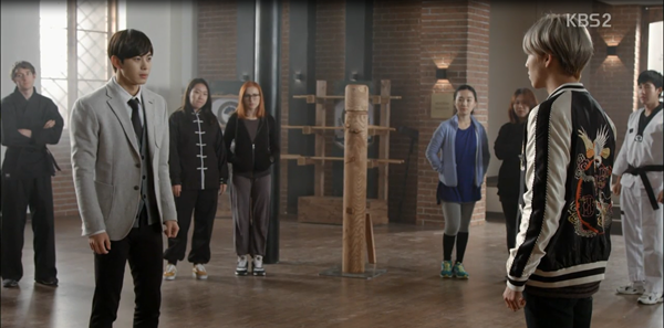&ldquo;Moorim School&rdquo;: Chết cười với m&agrave;n &ldquo;ảo tưởng sức mạnh&rdquo; của Lee Hyun Woo - Ảnh 5.