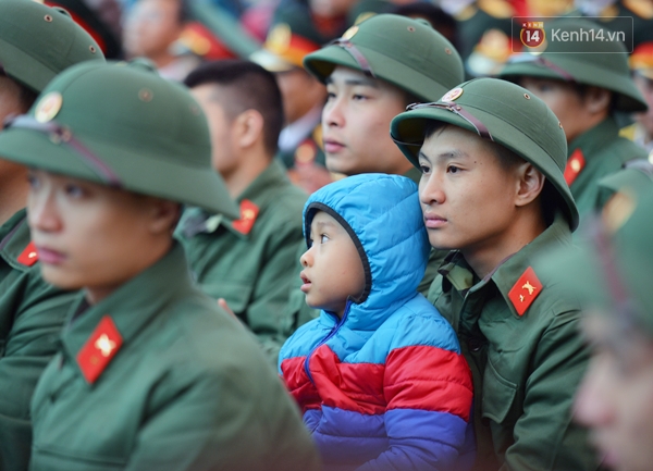 Hà Nội: Những hình ảnh xúc động trong buổi giao nhận quân 2016 - Ảnh 5.