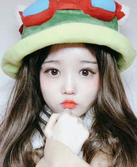 Bạn có đoán được cô gái trong những tấm hình này bao nhiêu tuổi không? - Ảnh 6.
