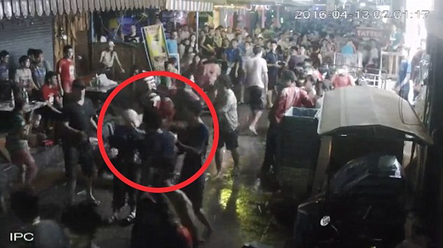 Th&aacute;i Lan: Cả gia đ&igrave;nh người Anh bị nh&oacute;m c&ocirc;n đồ đ&aacute;nh bất tỉnh tại khu nghỉ dưỡng nổi tiếng - Ảnh 6.