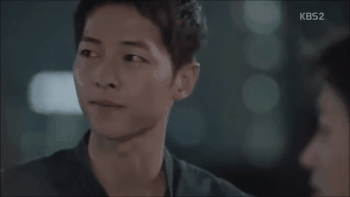 V&igrave; sao &ldquo;Doctors&rdquo; lại dễ bị so s&aacute;nh với &ldquo;Hậu Duệ Mặt Trời&rdquo;? - Ảnh 7.