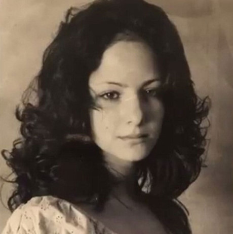 Bị phẫu thuật hỏng đến 15 lần, cô gái xinh đẹp vẫn quyết tâm thay đổi ngoại hình bằng dao kéo - Ảnh 5. Bị phẫu thuật hỏng đến 15 lần, cô gái xinh đẹp vẫn quyết tâm thay đổi ngoại hình bằng dao kéo - Ảnh 5.