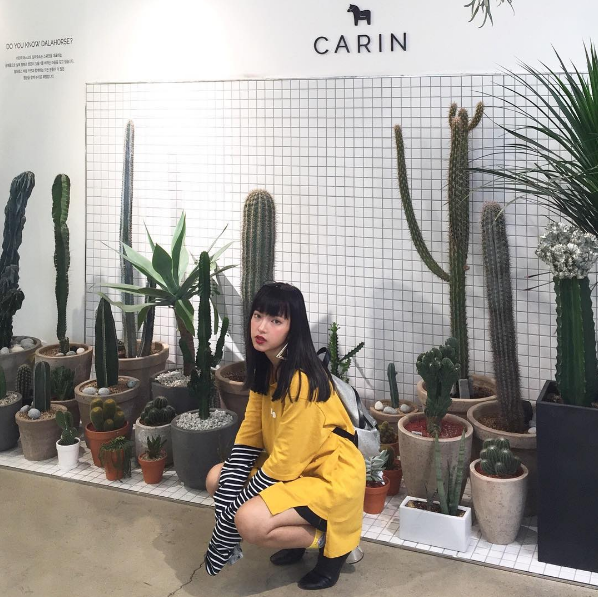 Ai bảo con g&aacute;i chỉ ghen tị với nhau? Vẫn c&oacute; những đ&ocirc;i bạn g&aacute;i c&ugrave;ng xinh, c&ugrave;ng nổi tiếng! - Ảnh 1.