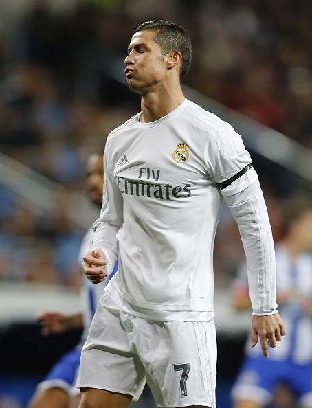 Ronaldo lại kh&ocirc;ng vui khi đồng đội ghi b&agrave;n - Ảnh 3.