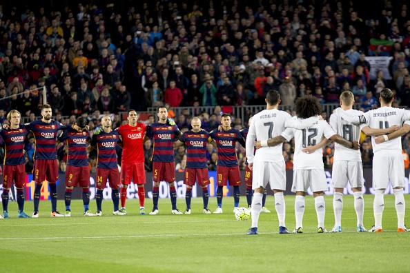 Fan Barca chửi rủa Ronaldo trong lễ tưởng niệm Johan Cruyff - Ảnh 1.