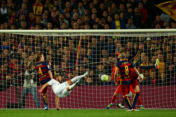 Ronaldo, Benzema giúp Real Madrid ngược dòng khó tin ngay tại Nou Camp - Ảnh 7.