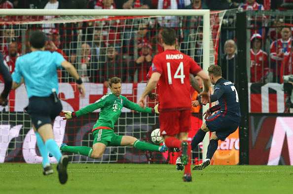 Atletico Madrid vào chung kết Champions League nhờ bàn thắng ở tư thế việt vị của Griezmann - Ảnh 6.