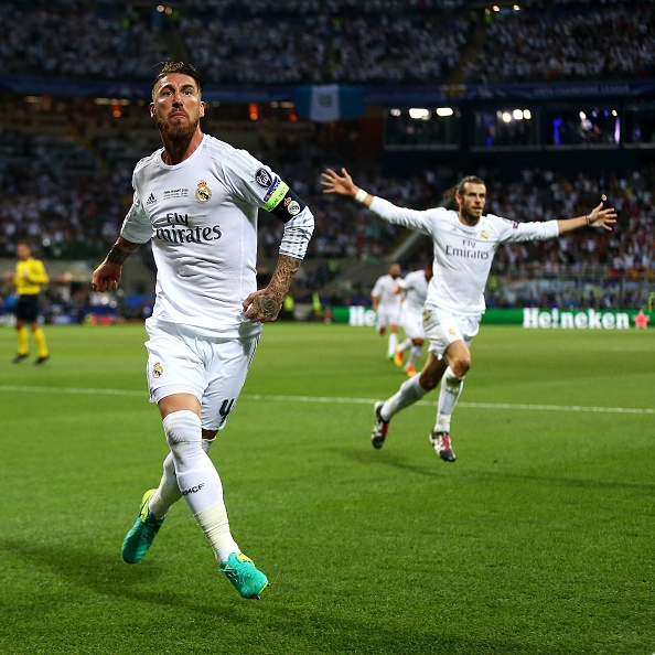 Ronaldo xé áo ăn mừng sau bàn quyết định đem về cúp Champions League thứ 11 cho Real Madrid - Ảnh 9.