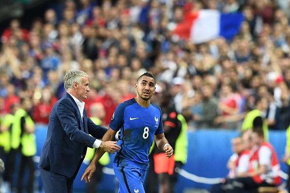 Dimitri Payet rơi lệ sau khi ghi bàn thắng vàng giúp Pháp thắng nghẹt thở Romania - Ảnh 6.