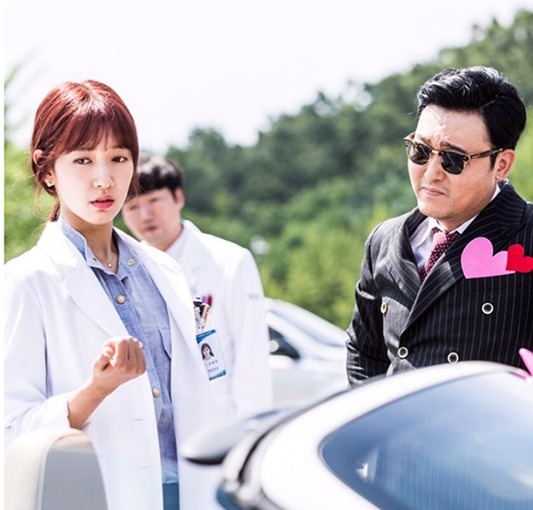 “Doctors”: Yoon Kyun Sang bày tỏ tình cảm của mình với tình địch Kim Rae Won - Ảnh 20.