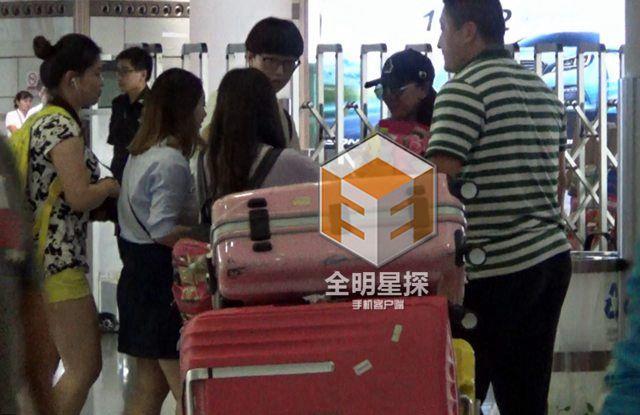 Gà cưng của Vu Chính Dương Dung lộ ảnh đã có bạn trai? - Ảnh 2.